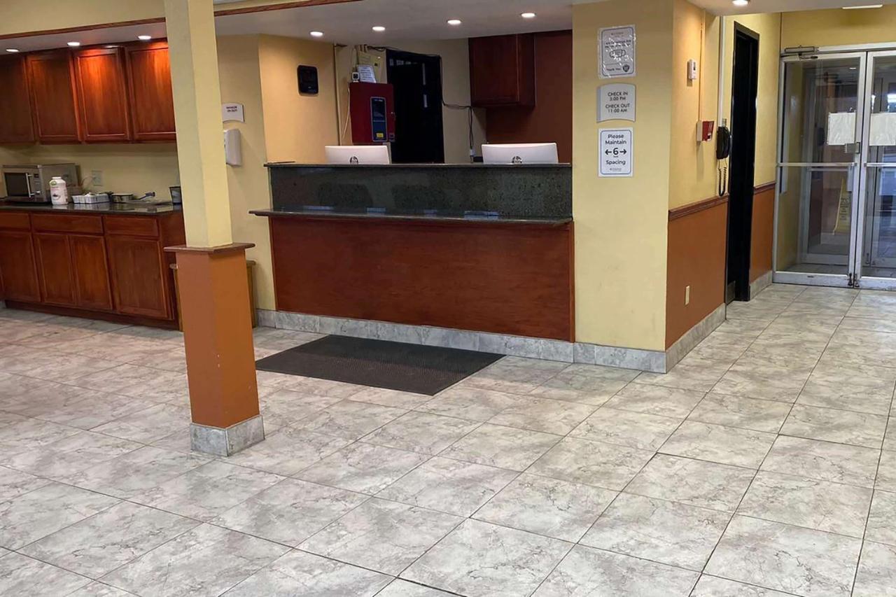 Ramada By Wyndham Rome - Verona Εξωτερικό φωτογραφία