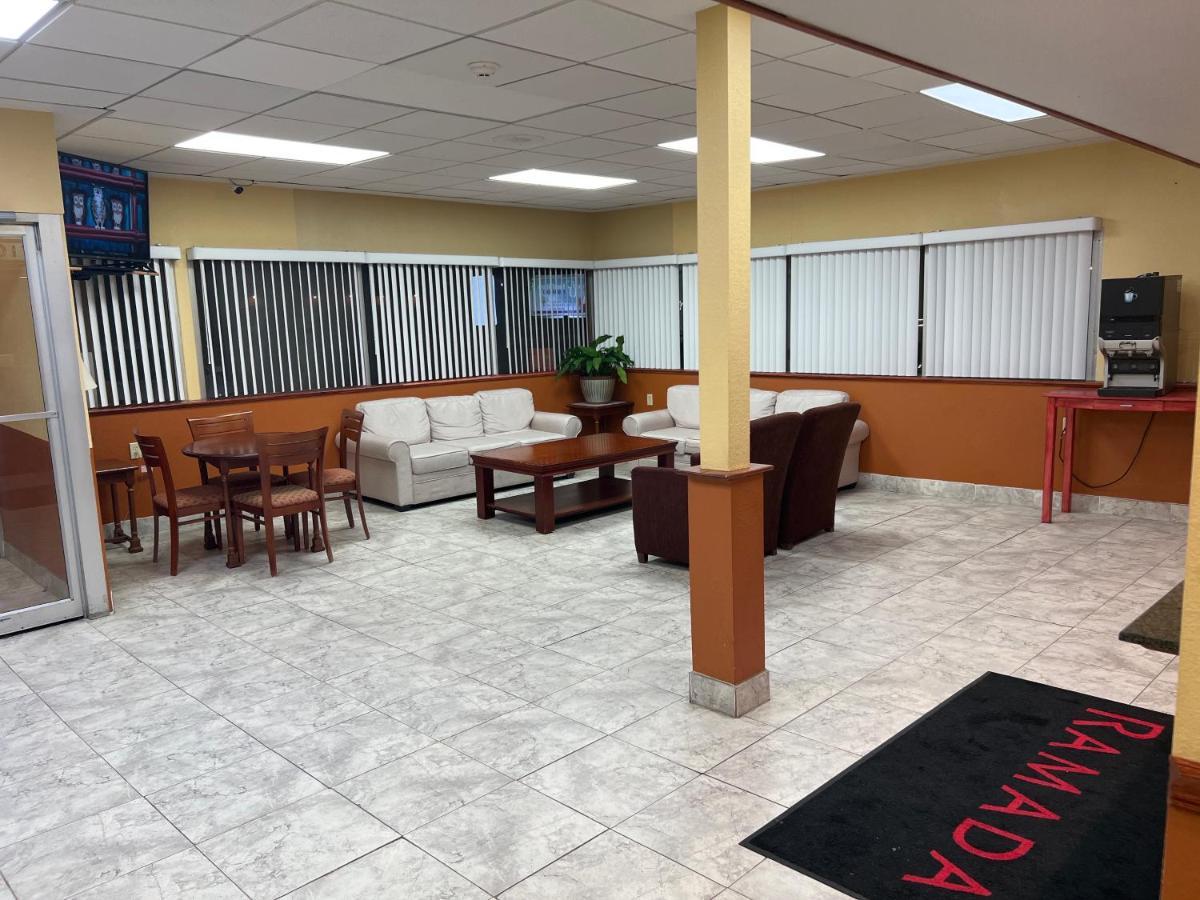 Ramada By Wyndham Rome - Verona Εξωτερικό φωτογραφία