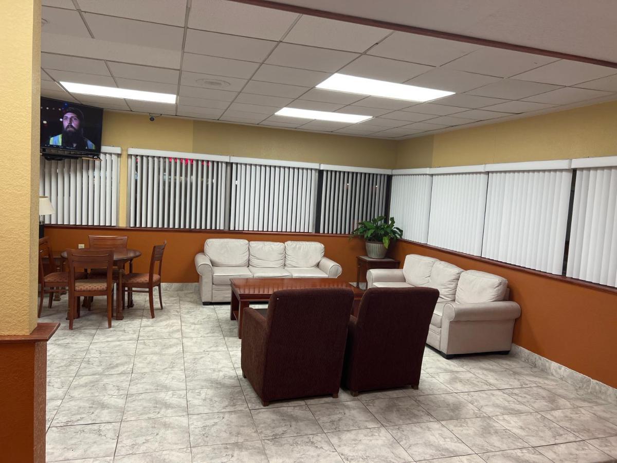 Ramada By Wyndham Rome - Verona Εξωτερικό φωτογραφία