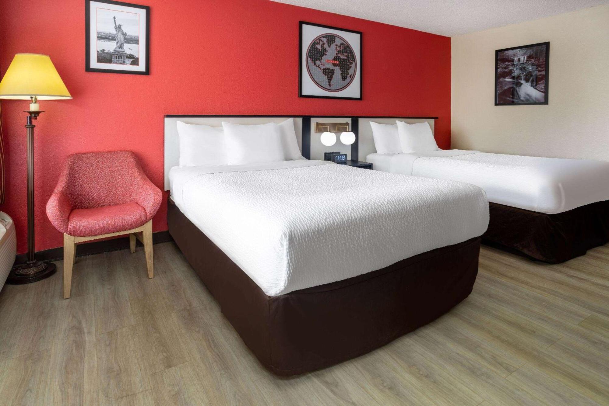 Ramada By Wyndham Rome - Verona Εξωτερικό φωτογραφία