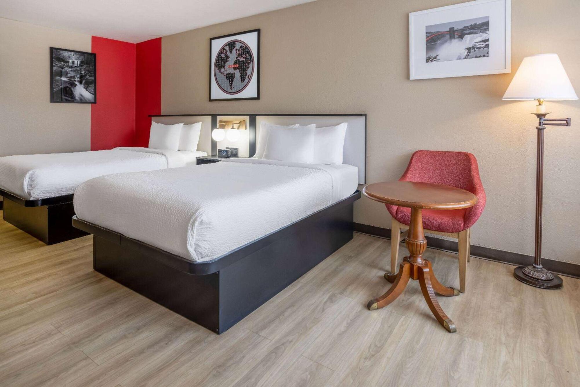Ramada By Wyndham Rome - Verona Εξωτερικό φωτογραφία