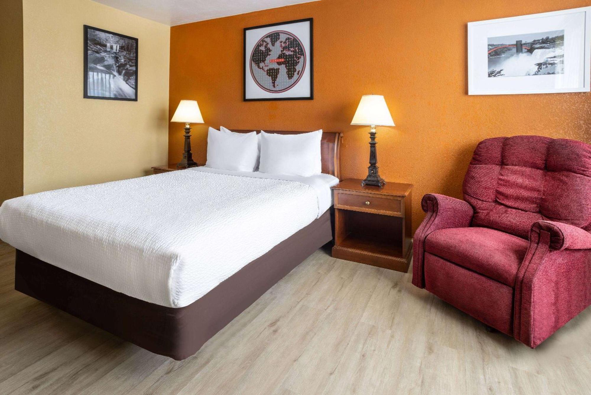 Ramada By Wyndham Rome - Verona Εξωτερικό φωτογραφία